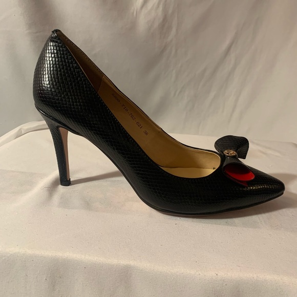 Mary Queen Women’s Dress Heels - Picture 3 of 6